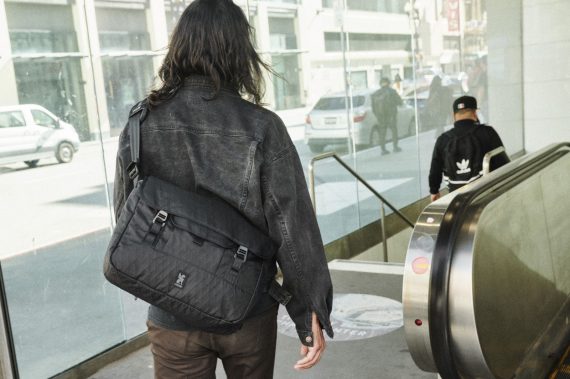 Midtown 20L Messenger