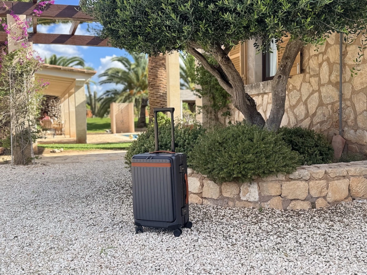 Carl Friedrik Carry-On