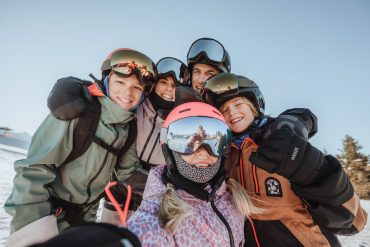Skifreizeit Decathlon: Welche Skiausrüstung braucht mein Kind