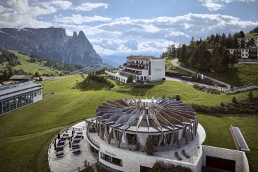 Seiser Alm COMO Alpina Dolomites – Wo die Dolomiten zur Ruhe kommen