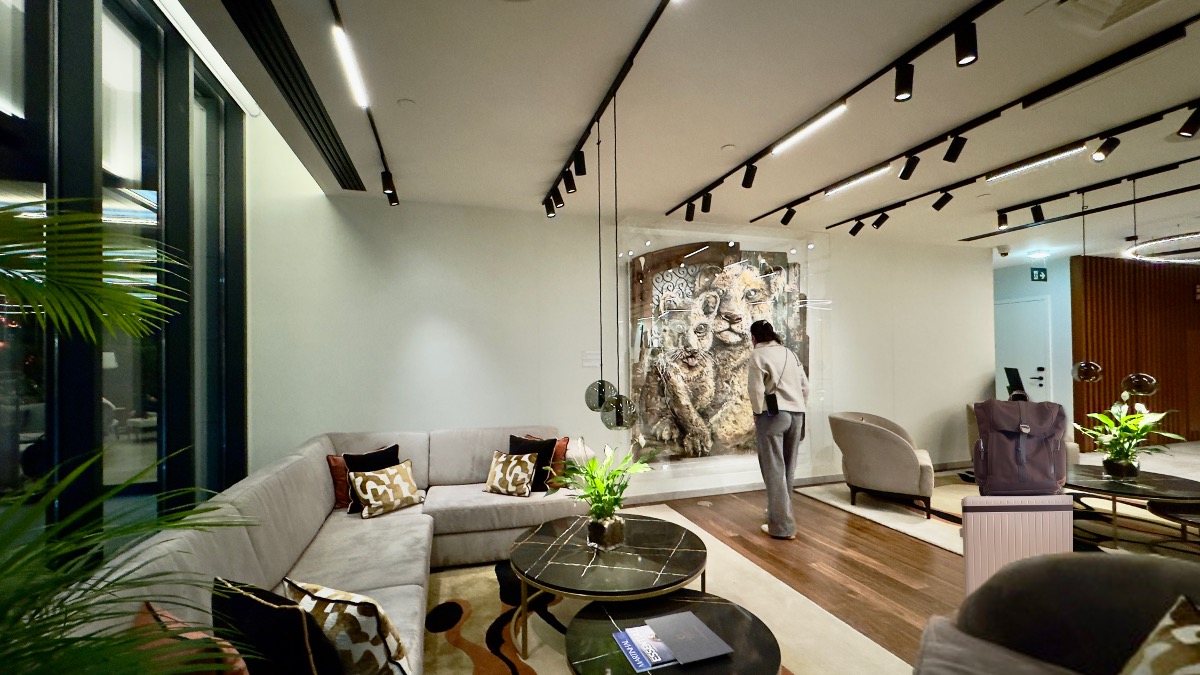 CarlFriedrik Large Check-In